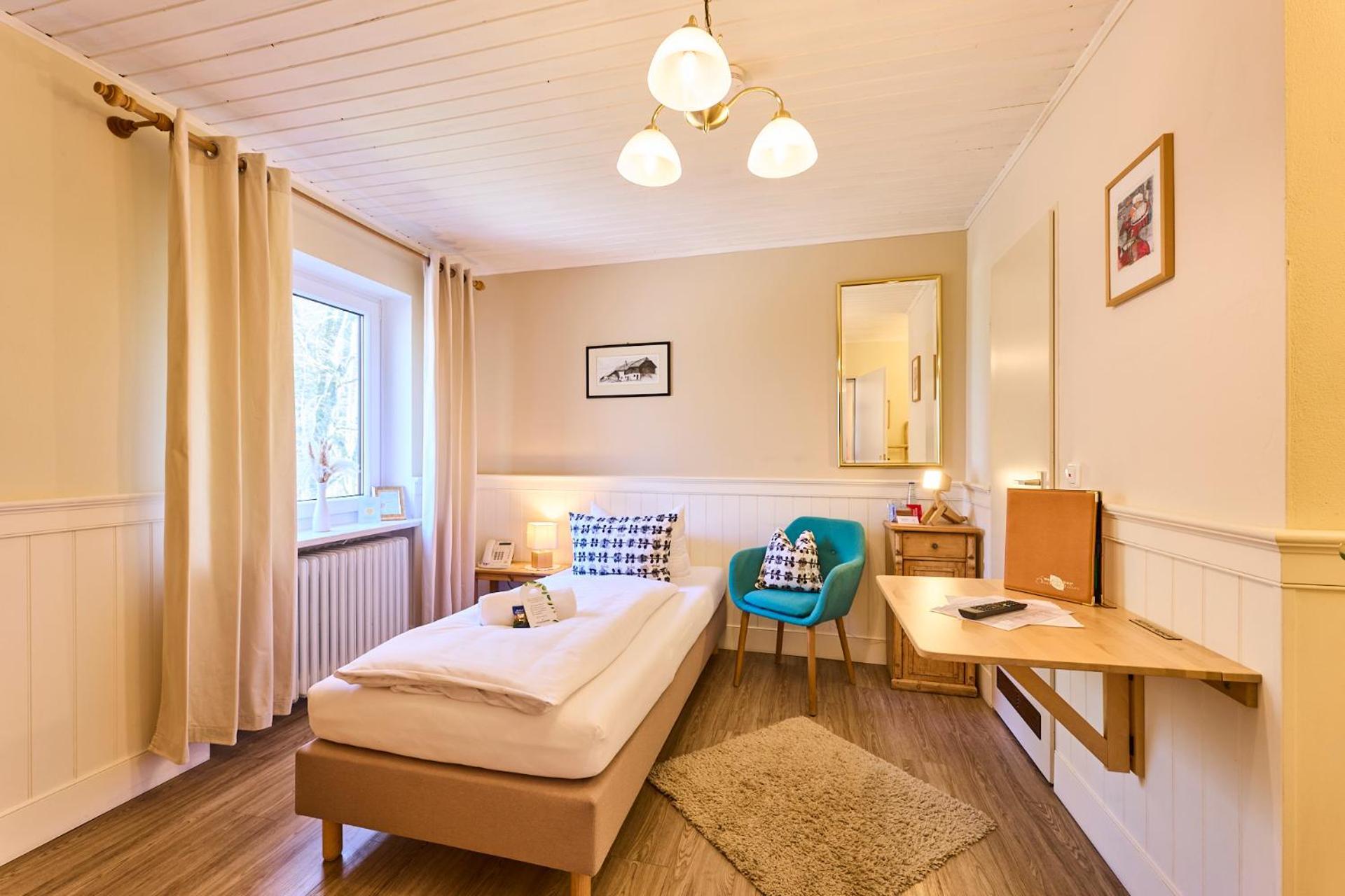 Hotel Waldgasthof Buchenhain Baierbrunn Exteriör bild